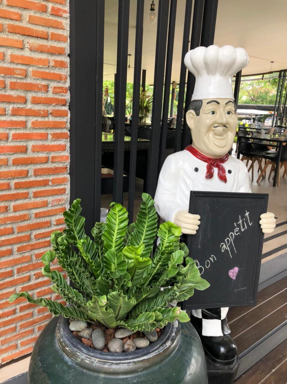 Paragon Inn Bangkok Exterior photo